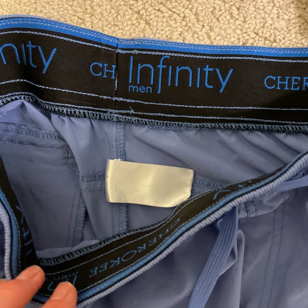 Scrub sets - Picture 8 of 10